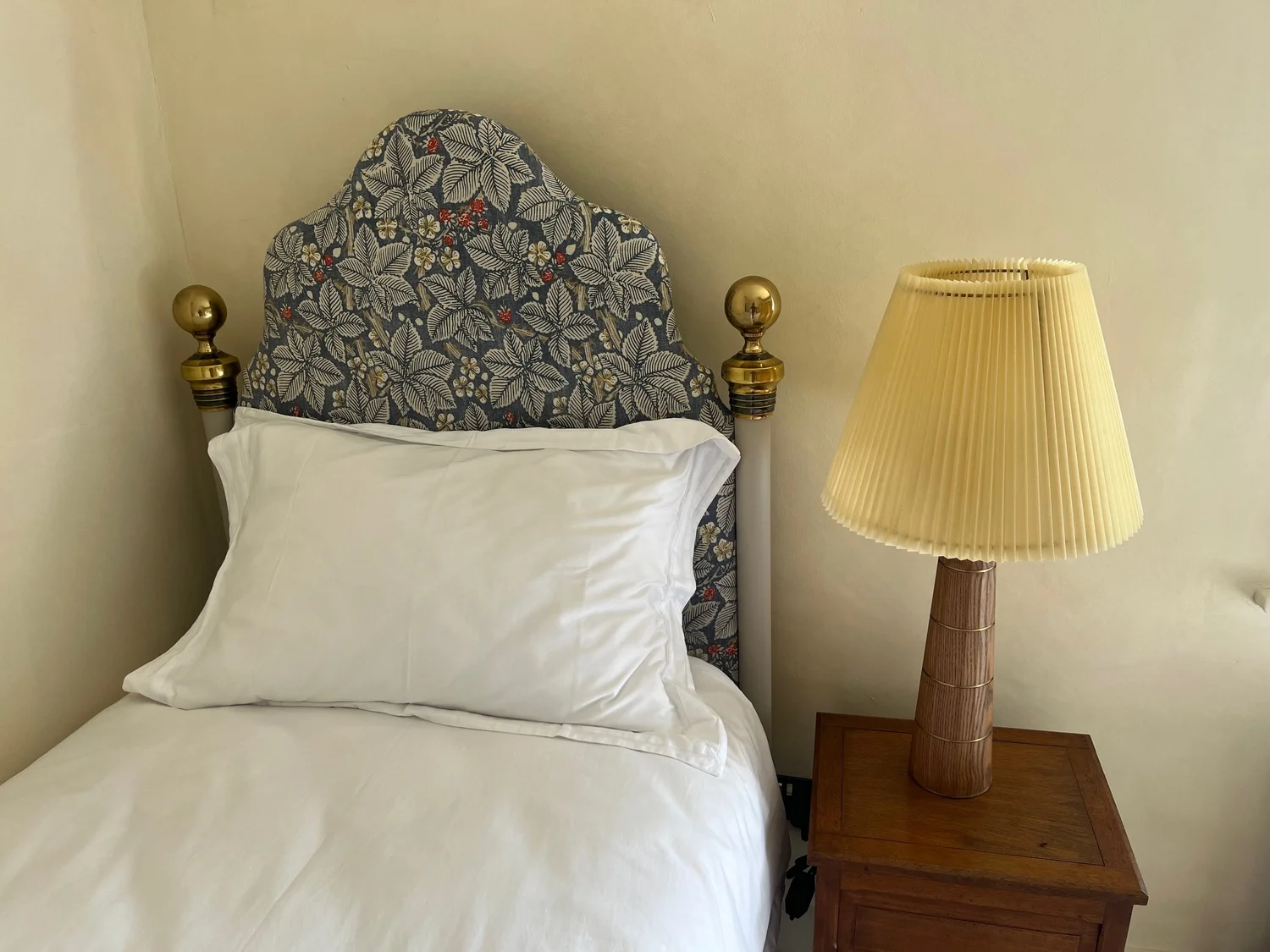 Boot room with oak timber joinery and storage